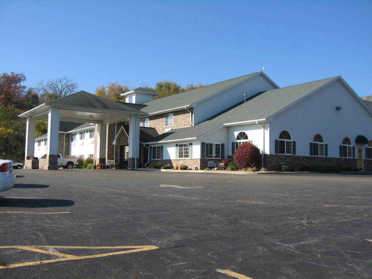 Savanna Inn & Suites Exterior foto