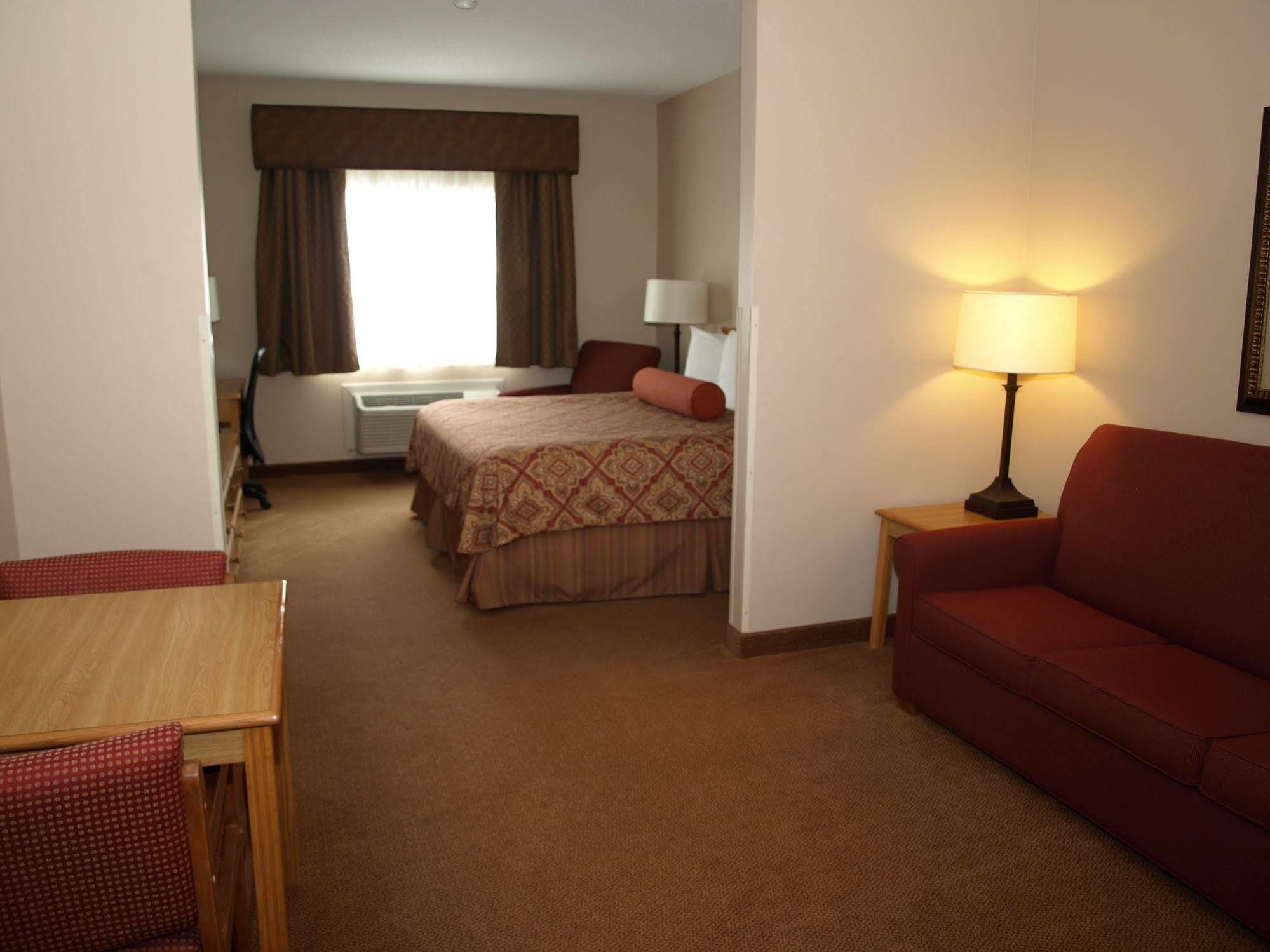 Savanna Inn & Suites Exterior foto